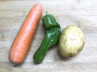Stir-fried Shredded Potatoes with Green Peppers and Carrots recipe