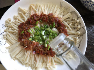 Steamed Enoki Mushroom with Chopped Pepper recipe