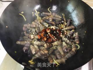 Stir-fried Diced Snails recipe