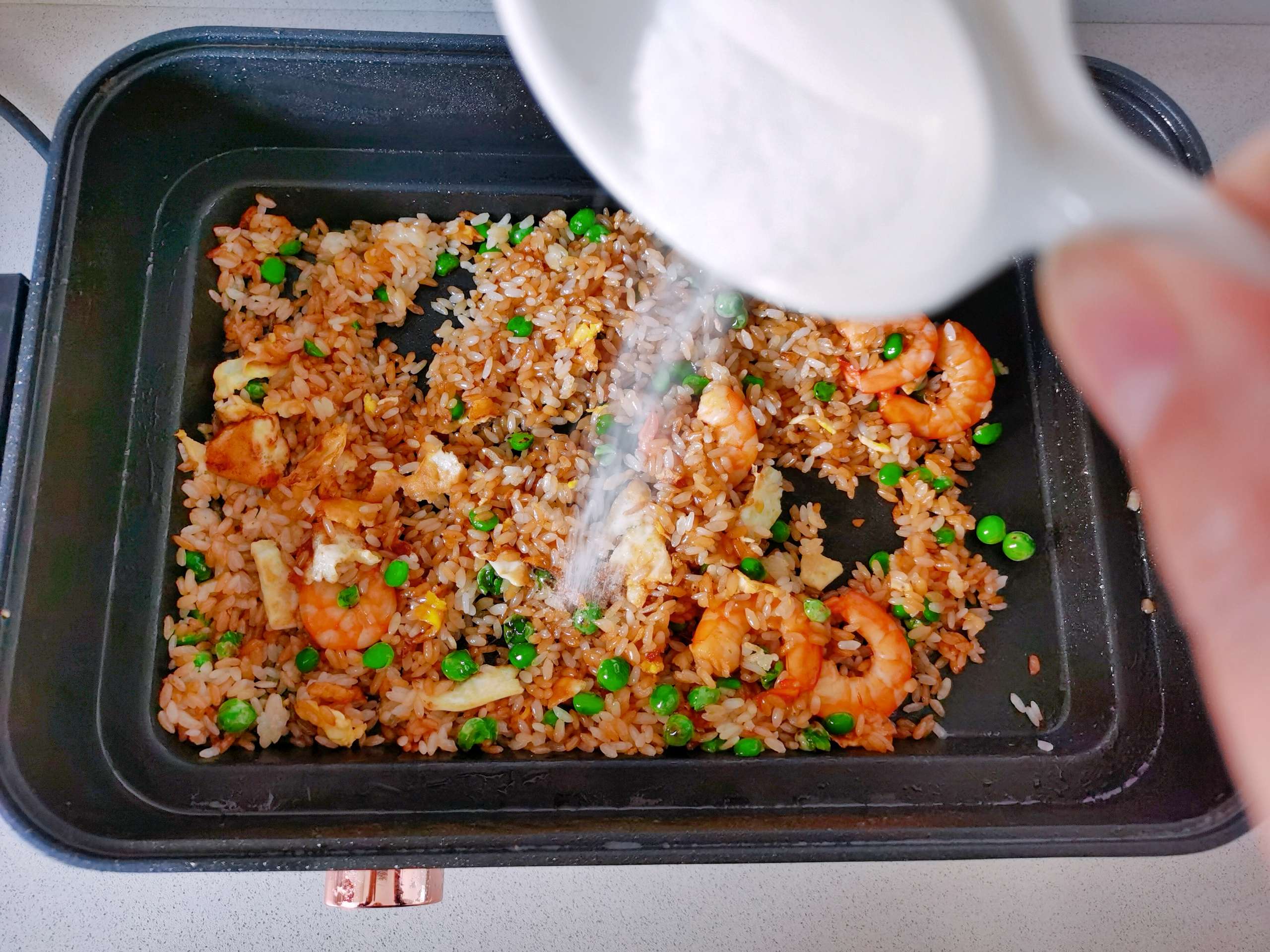 A Must for Lazy People, The Shrimp Fried Rice is Delicious Enough to Add to The Bottom of The Bowl recipe