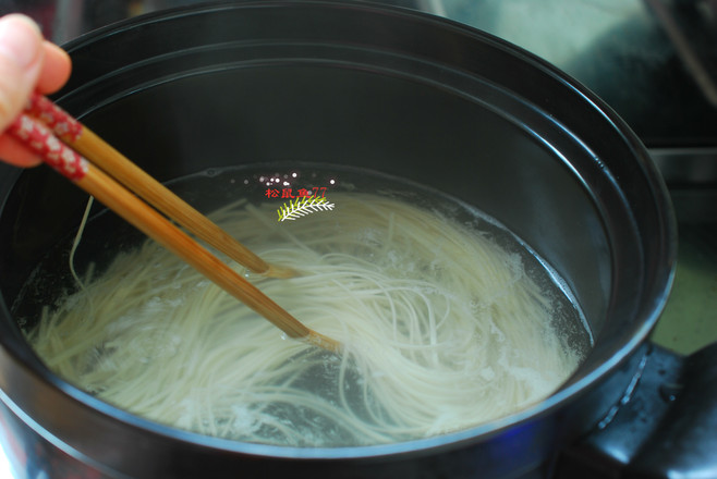 Noodles with Scallops and Abalone Sauce recipe