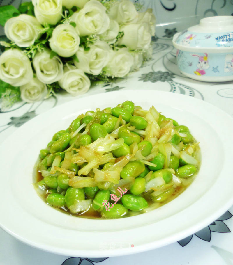 Stir-fried Edamame with Leek Sprouts recipe