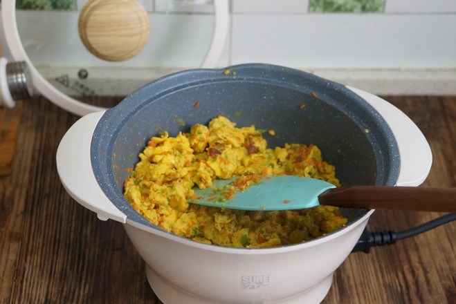 Scrambled Eggs with Diced Vegetables recipe