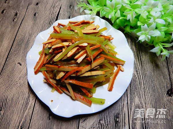 Celery Cold Bean Curd recipe