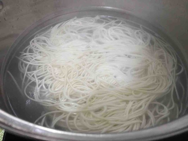 A Bowl of Yangchun Noodles recipe