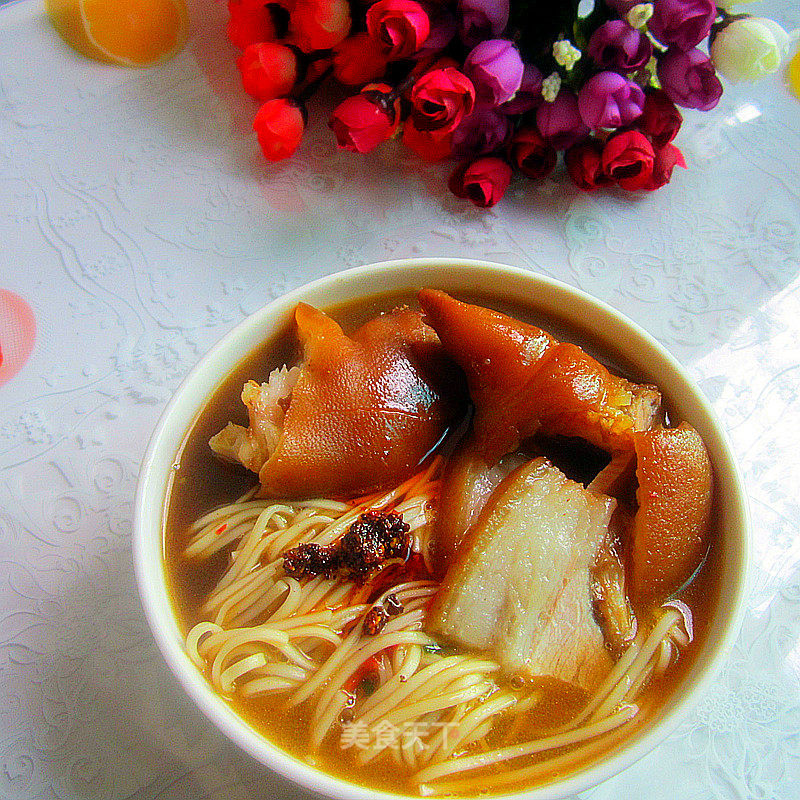 Tofu Dumplings and Two Fu Noodles-nutrition is The Meal--soy Sauce Pork Trotters Noodles