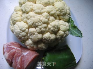 Stir-fried Cauliflower with Green Pepper Pork Slices recipe