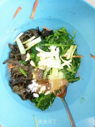 Spinach with Fungus recipe
