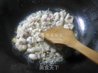 Stir-fried Bullfrog with Garlic Stalks recipe