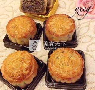 50 Grams of Five Kernels and Baiguo Moon Cakes recipe