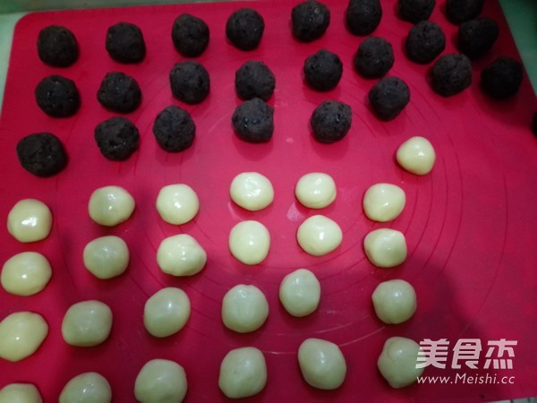 Cantonese-style Red Bean Paste Mooncakes recipe