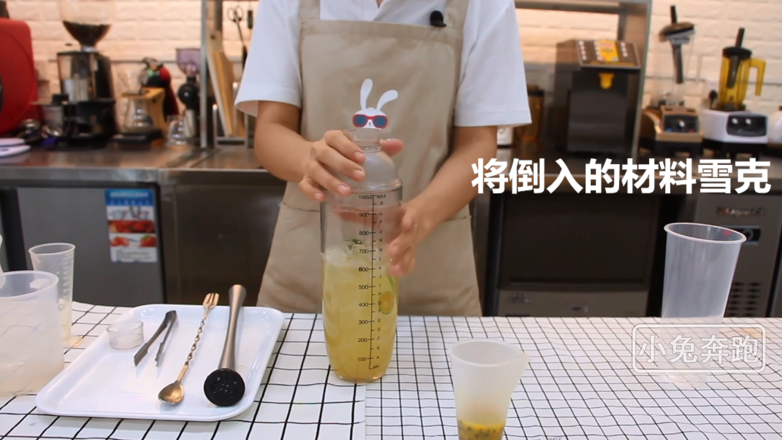 How to Make A Full Cup of Passion Fruit in Hi Tea-the Rabbit Running Milk Tea Teaches recipe