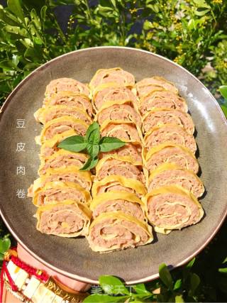 Tofu Skin Meat Rolls Full of Nutrition recipe