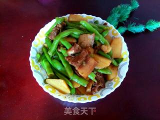 Stewed Pork Belly with Potatoes and Beans recipe