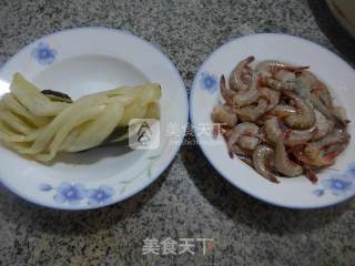 Fried Sea Prawns with Pickled Cabbage recipe