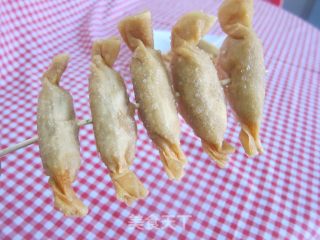 Children's Trick "sugar-shaped Wonton Skewers" recipe