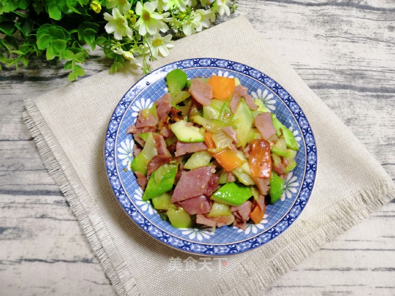 Stir-fried Ham with Zucchini recipe