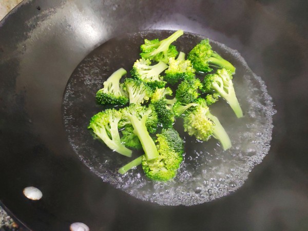 Broccoli Pork Liver Soup recipe