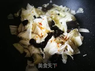 #团圆饭#fried Cabbage with Fungus recipe