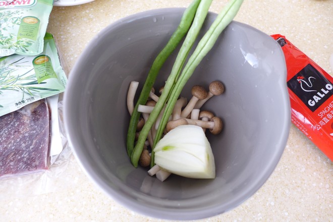 Spaghetti Steak with Mushroom recipe