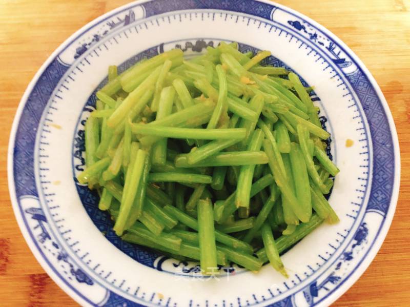 Stir Fried Chrysanthemum Sticks recipe