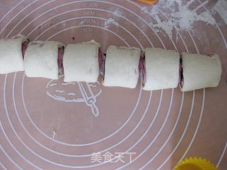 Creamy Blueberry Roll recipe