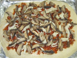 Mushroom Chicken Pizza recipe