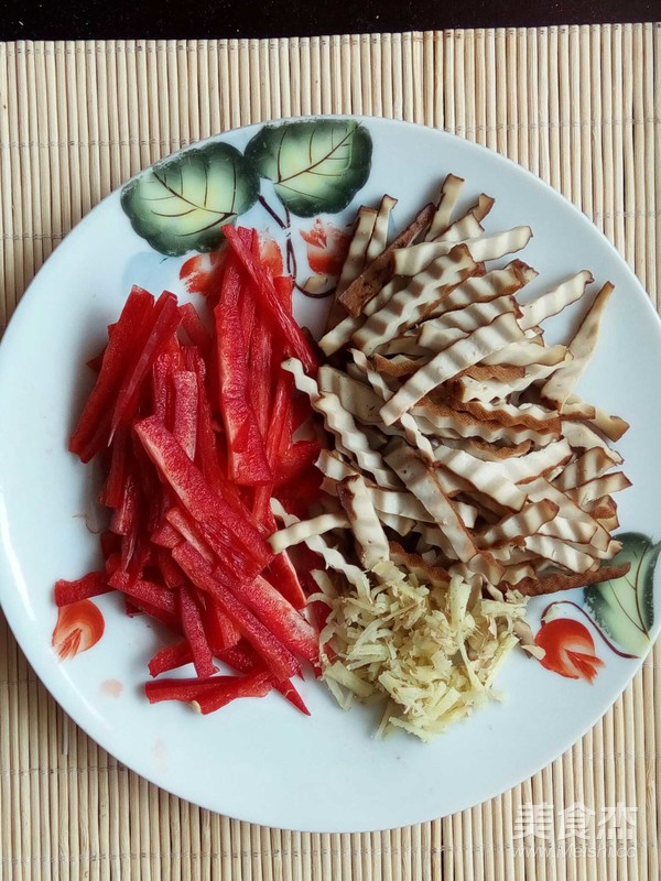 Red Pepper Dried Bean Curd Mixed with Bitter Chrysanthemum recipe