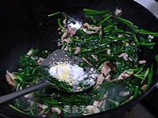 Husband is My Assistant-fried Shredded Pork with Chives and Mushrooms recipe