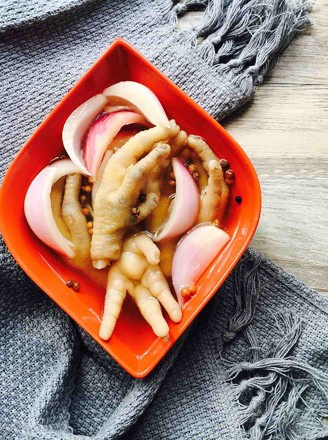 Sichuan-style Soaked Chicken Feet