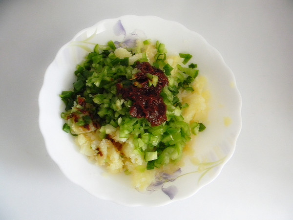 Mashed Potatoes with Sauce recipe