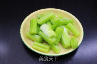 Hot and Sour Radish Sticks recipe