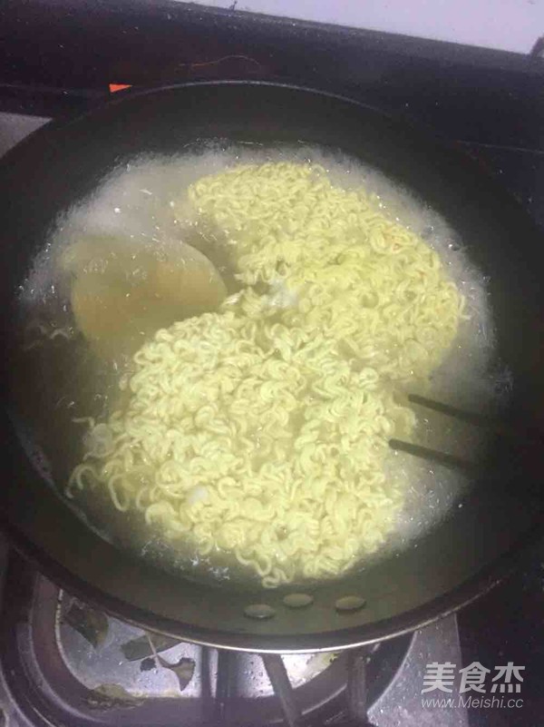 Umami Instant Noodles in Cold Wine Kitchen recipe