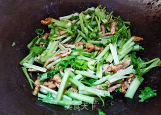 Stir-fried Shredded Pork with Celery and Red Pepper recipe