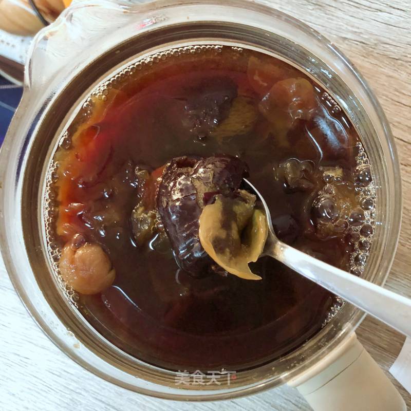 Tremella, Red Dates and Longan Soup recipe