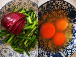 Scrambled Eggs with Garlic and Green Onions recipe