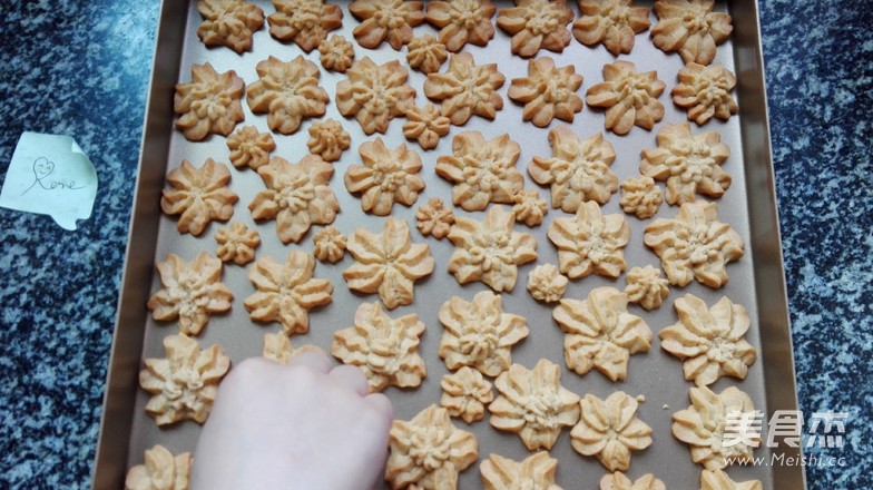 Bean Scented Sakura Cookies recipe