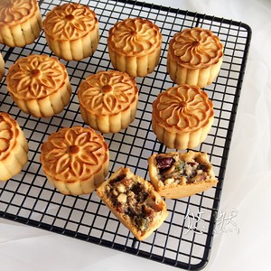 Cantonese-style Five-core Moon Cakes-ⅱ recipe