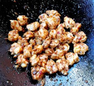 Stir-fried Chicken with Garlic and Crispy Bone recipe