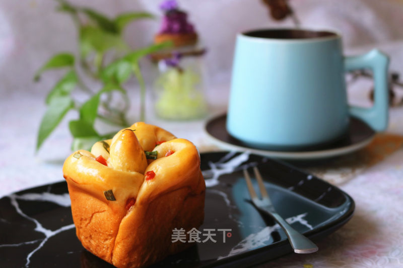#trust之美#sausage Rose Flower Salad Dressing Bread recipe