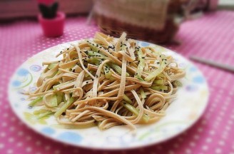 Cucumber Shreds Mixed with Tofu Shreds