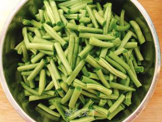 Braised Noodles with Beans recipe