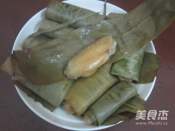 Steamed Chicken Wings with Zongzi Leaves recipe