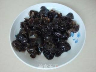 Stir-fried Chinese Cabbage Stem with Black Fungus recipe