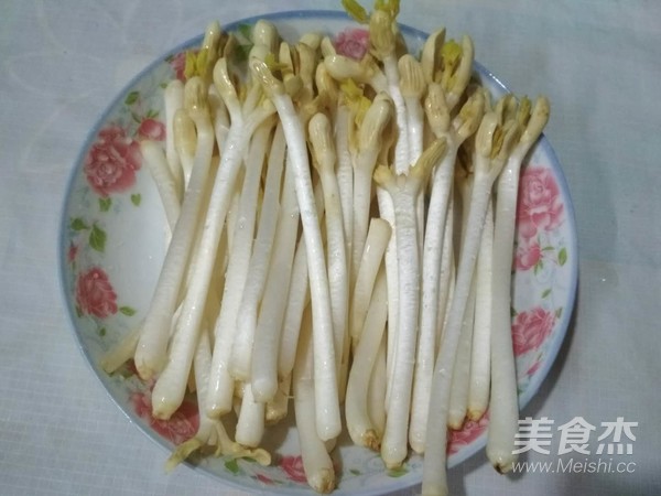 Fried Peanut Seedlings with Vegetarian Meat recipe