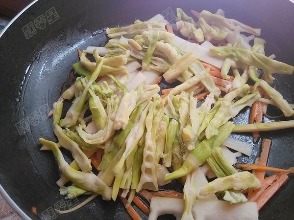 Stir-fried Shredded Pork with Bamboo Shoots recipe