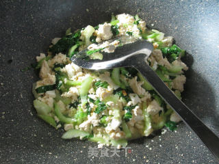 Stir-fried Old Tofu with Salted Duck and Green Vegetables recipe