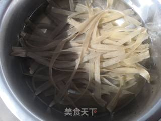 Spare Ribs Stewed Wide Noodles recipe