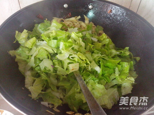 Stir-fried Tofu Skin with Lettuce recipe