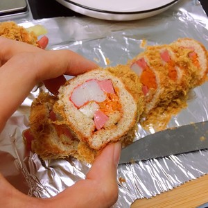 (innovative Way to Eat Whole Wheat Bread) (no Rice) Crab Meat Floss Sushi Roll recipe